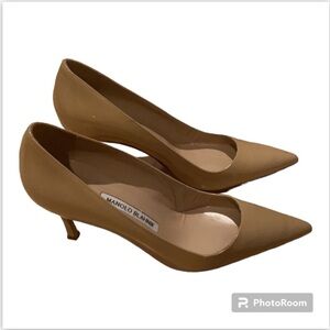 Manolo Blahnik Tan Pointed-Toe Leather Kitten Heels